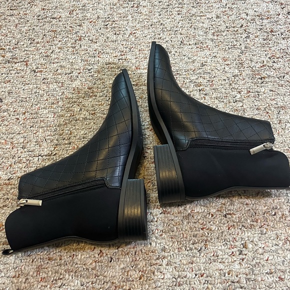 NEW JustFab JF Camille Side-Zip Black Ankle Boot Size 9 - Picture 10 of 13